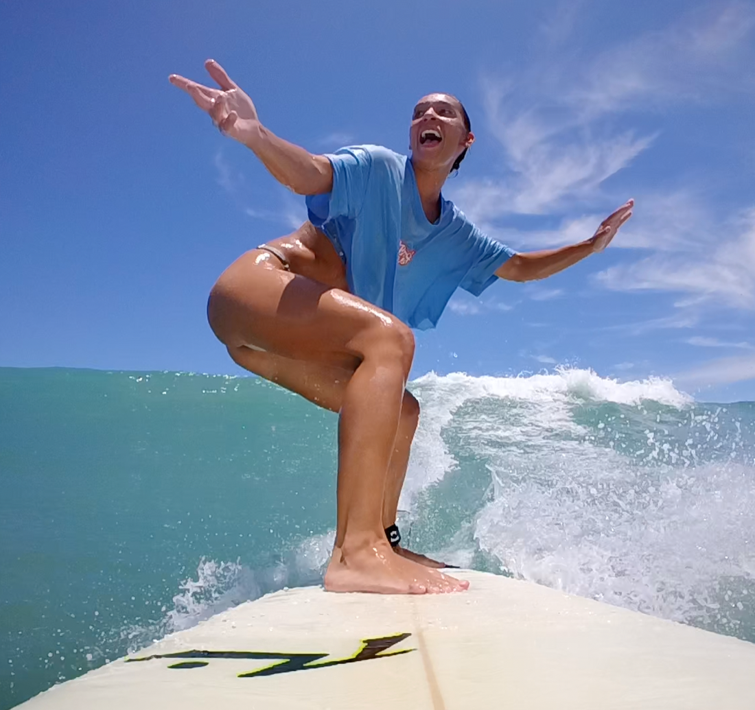 Ro surfeando